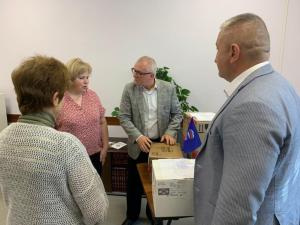 Единороссы передали гуманитарную помощь