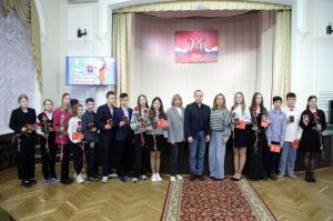 Алексей Малкин вручил первые паспорта граждан Российской Федерации юным воскресенцам, достигшим 14-летия 
