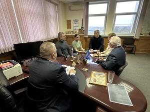 Крепкая семья