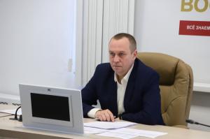 Секретарь местного отделения партии "Единая Россия" Алексей Малкин месте с коллегами принял участие в еженедельной ВКС под председательством губернатора Московской области Андрея Воробьева