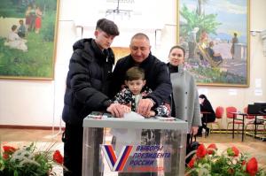 После работы жители Воскресенска спешат на выборы