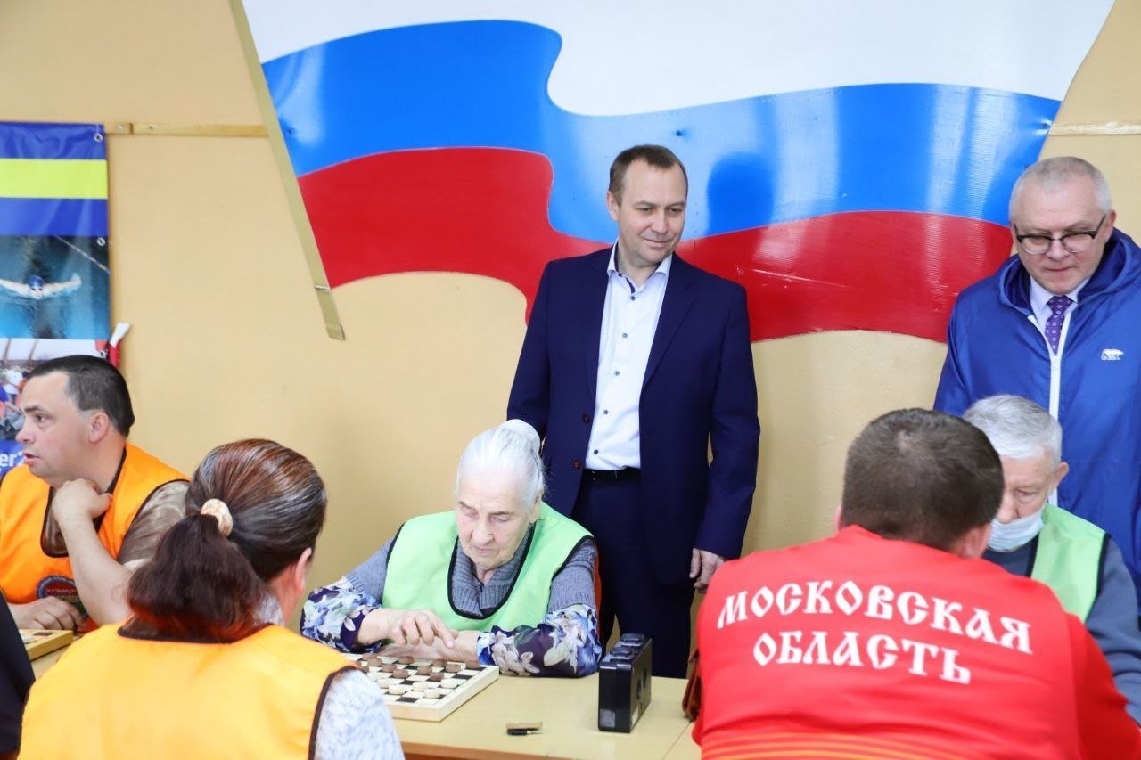 Эмблема молодежного совета. Лига лидеров. Юфл сибирь. Детская суперлига сибирь вымпел. Всероссийский конкурс лидер xxi века логотип.