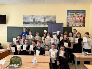 Тепло рук: открытки для героев