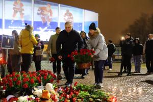 «Крокус. Помним»: Воскресенские единороссы приняли участие в акции «Свеча памяти»