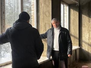 Единороссы Воскресенска проверили ход работ капитального ремонта в дошкольном отделении школы № 5