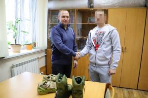 В Центре поддержки участников СВО и их семей состоялась передача гуманитарной помощи для военнослужащего