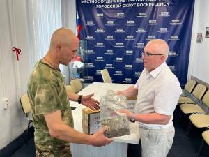 Партийцы и общественники оказали гуманитарную помощь участнику СВО 